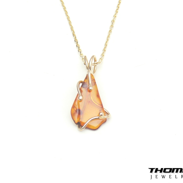 Pendentif ambre
